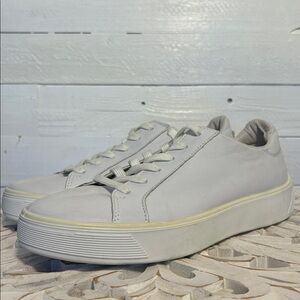 Ecco Street Tray leather sneaker, white, lace up, women’s size 40.